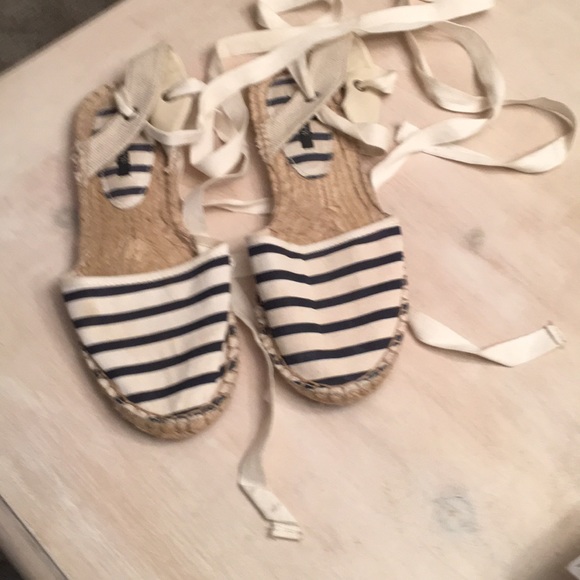 Forever 21 navy stripe espadrille - Picture 1 of 1